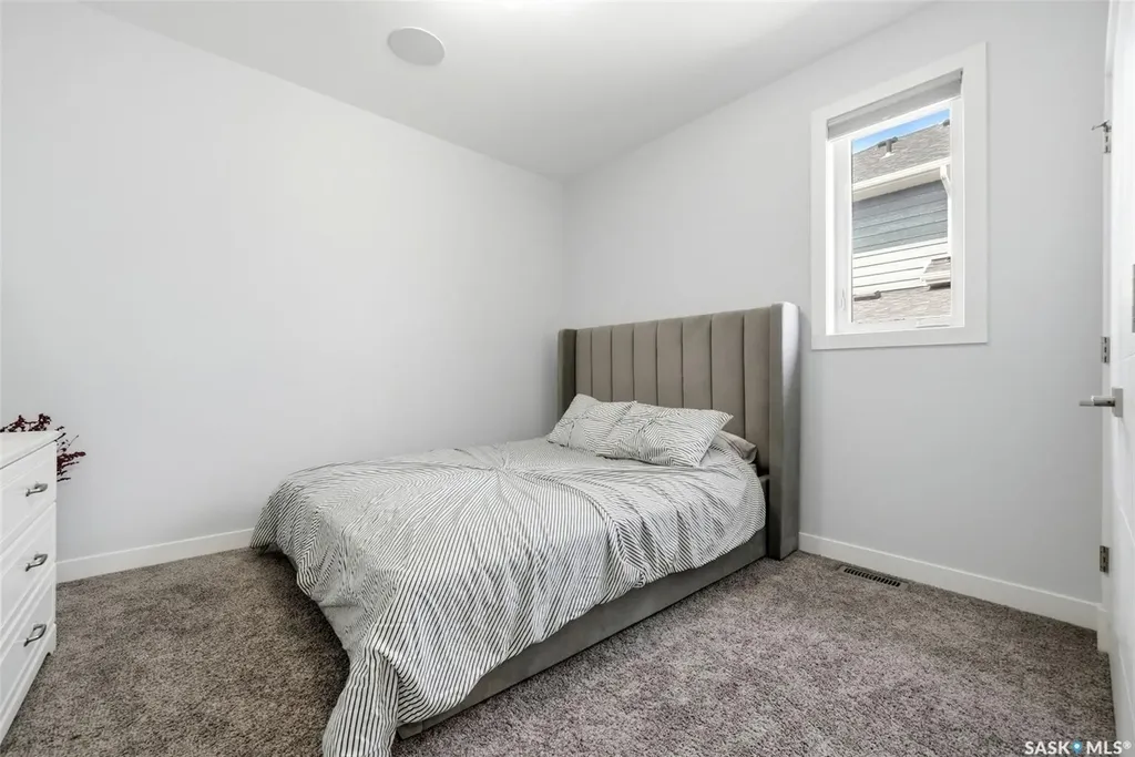 1609 Maple Hill Crescent N Regina SK S4X 0P1