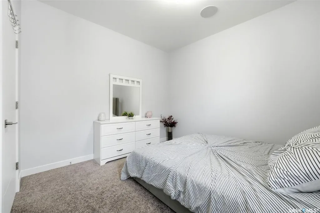 1609 Maple Hill Crescent N Regina SK S4X 0P1