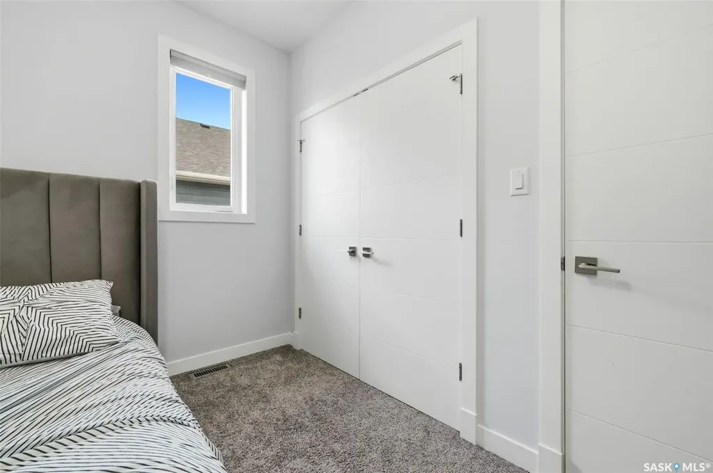 1609 Maple Hill Crescent N Regina SK S4X 0P1