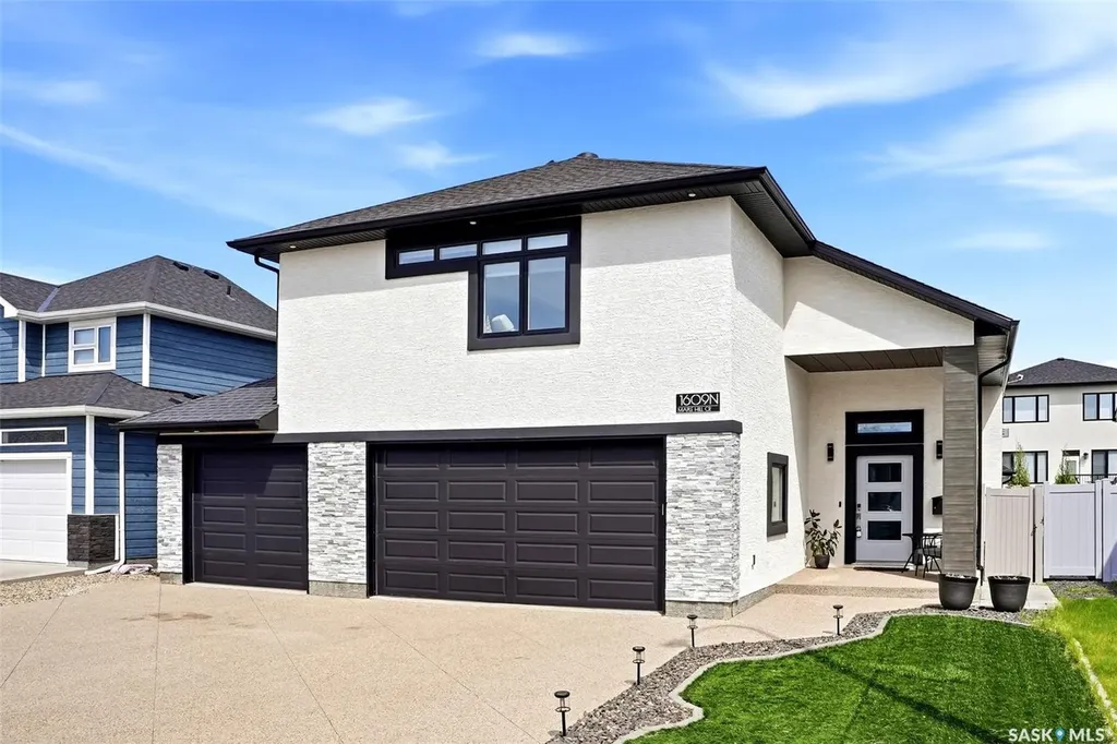 1609 Maple Hill Crescent N Regina SK S4X 0P1