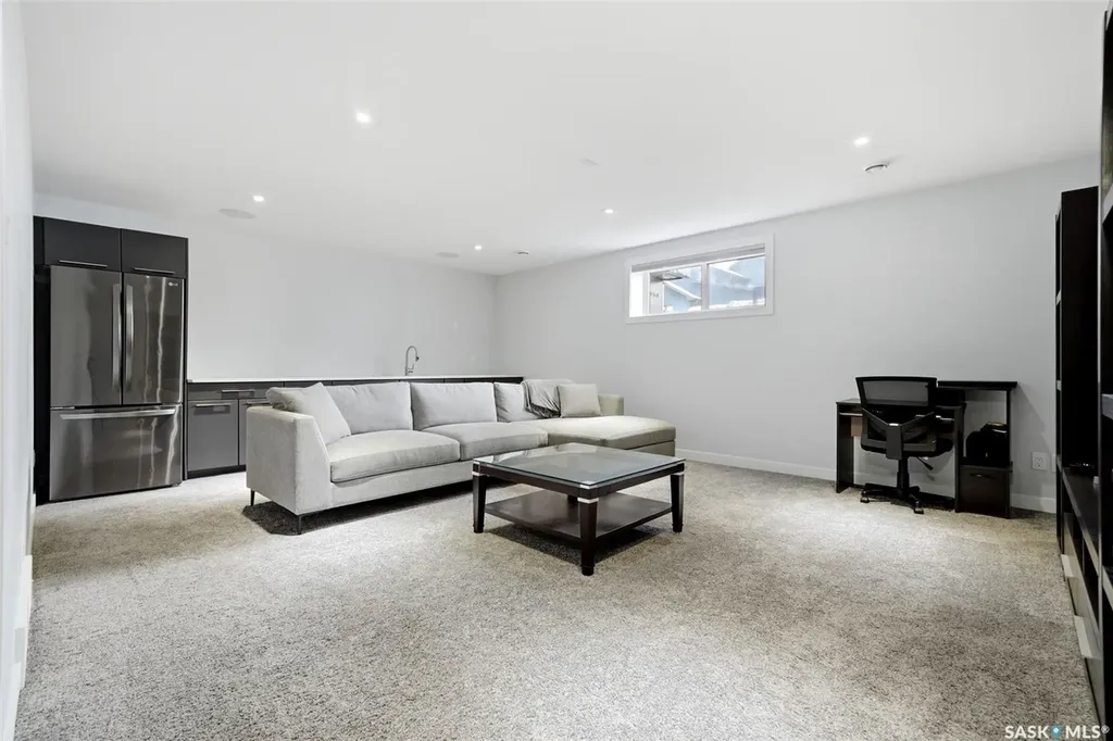 1609 Maple Hill Crescent N Regina SK S4X 0P1