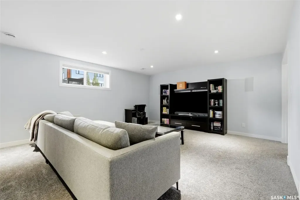 1609 Maple Hill Crescent N Regina SK S4X 0P1