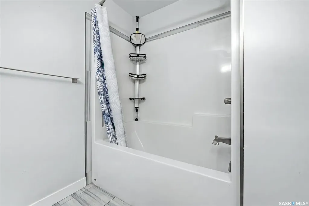 1609 Maple Hill Crescent N Regina SK S4X 0P1