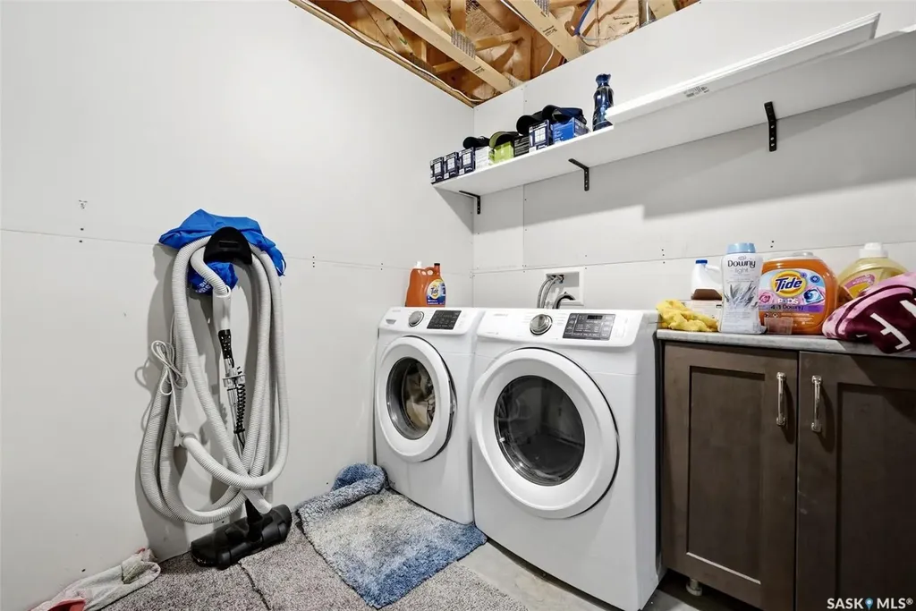 1609 Maple Hill Crescent N Regina SK S4X 0P1