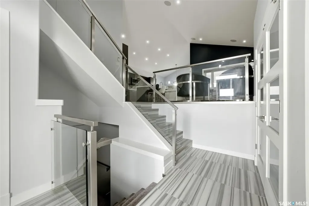 1609 Maple Hill Crescent N Regina SK S4X 0P1