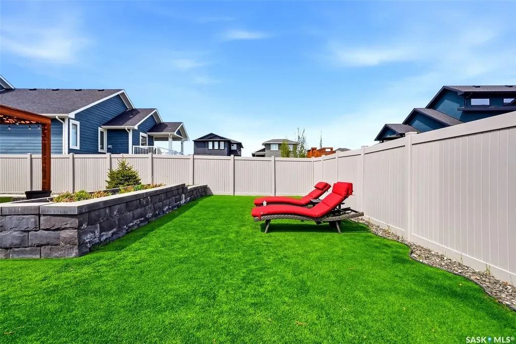 1609 Maple Hill Crescent N Regina SK S4X 0P1