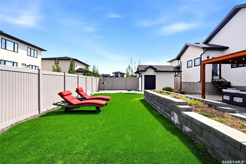 1609 Maple Hill Crescent N Regina SK S4X 0P1