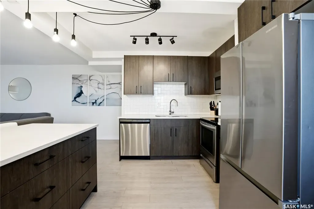 320 5th Avenue Saskatoon SK S7K 2P5