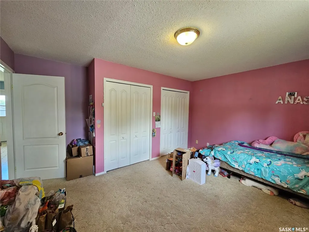 412 1st Street E Unity SK S0K 4L0