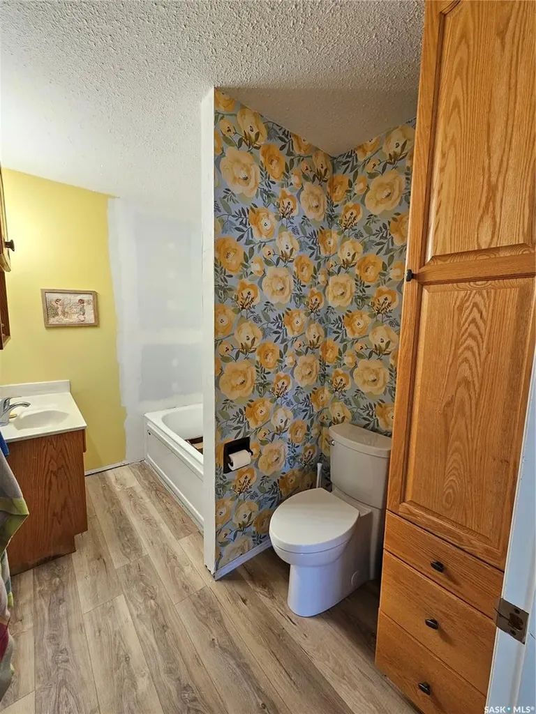412 1st Street E Unity SK S0K 4L0
