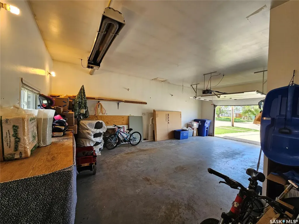 412 1st Street E Unity SK S0K 4L0