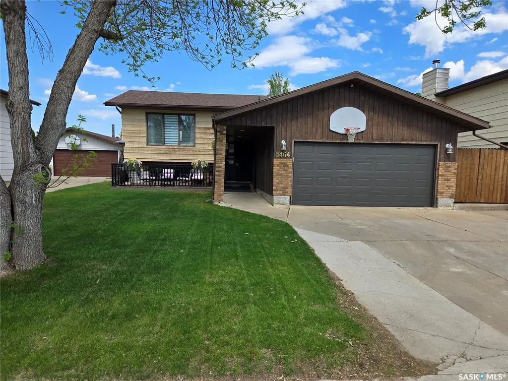 3464 Eagle Crescent Prince Albert SK S6V 7W9
