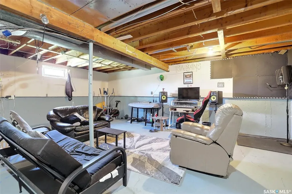 31 Paynter Crescent Regina SK S4X 1H5