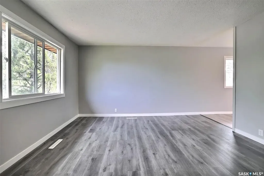 650 Robinson Street Regina SK S4P 2L8