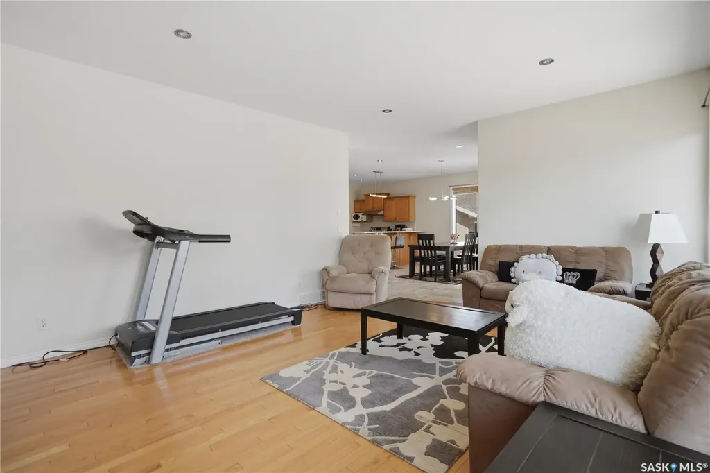 3714 Sandringham Road E Regina SK S4V 0N5