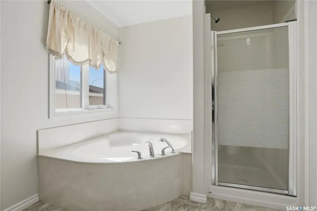 3714 Sandringham Road E Regina SK S4V 0N5