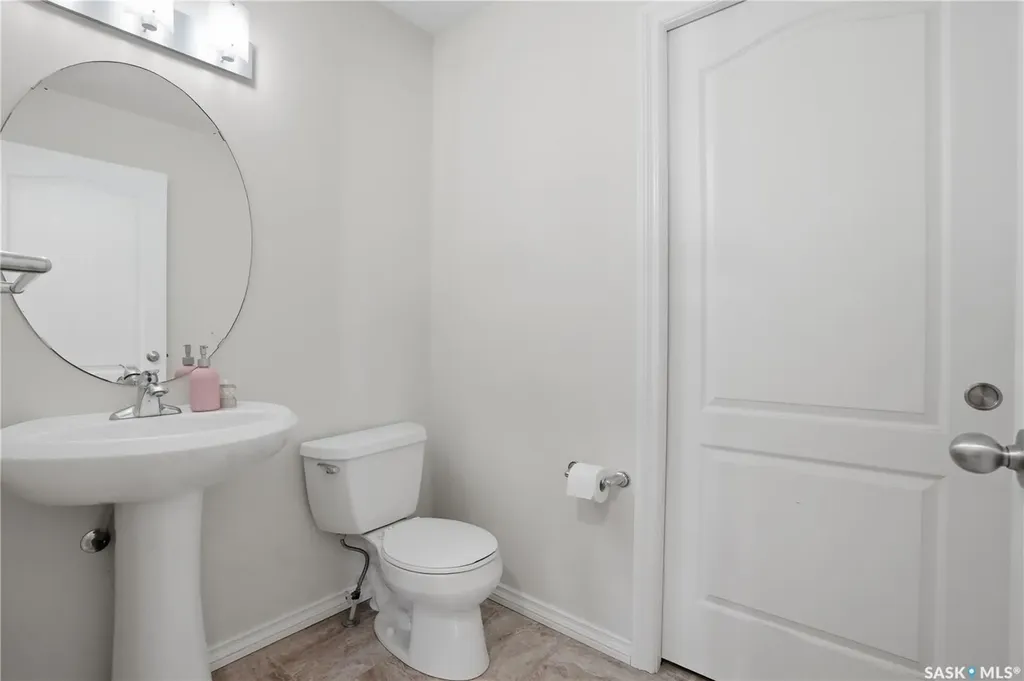 3714 Sandringham Road E Regina SK S4V 0N5