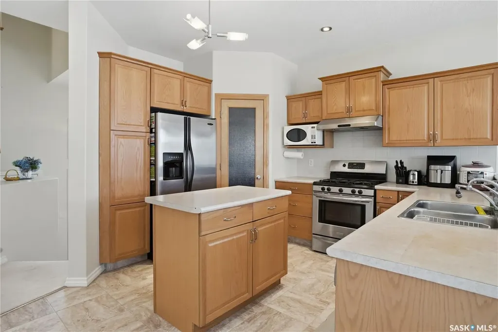 3714 Sandringham Road E Regina SK S4V 0N5