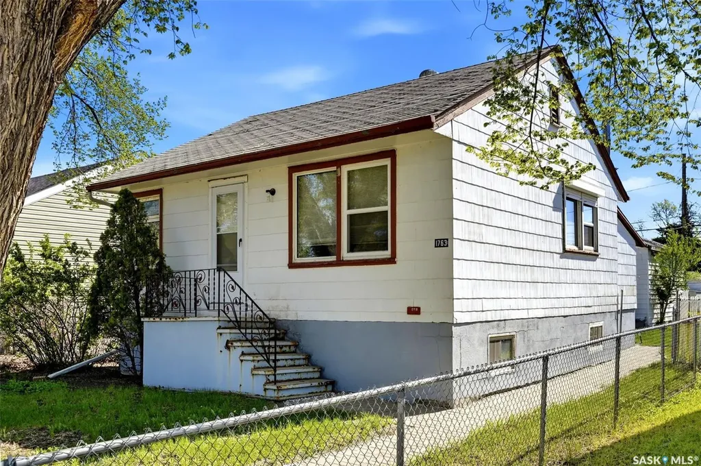 1763 Royal Street Regina SK S4T 5A8