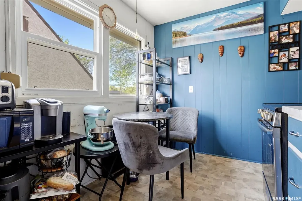 1763 Royal Street Regina SK S4T 5A8