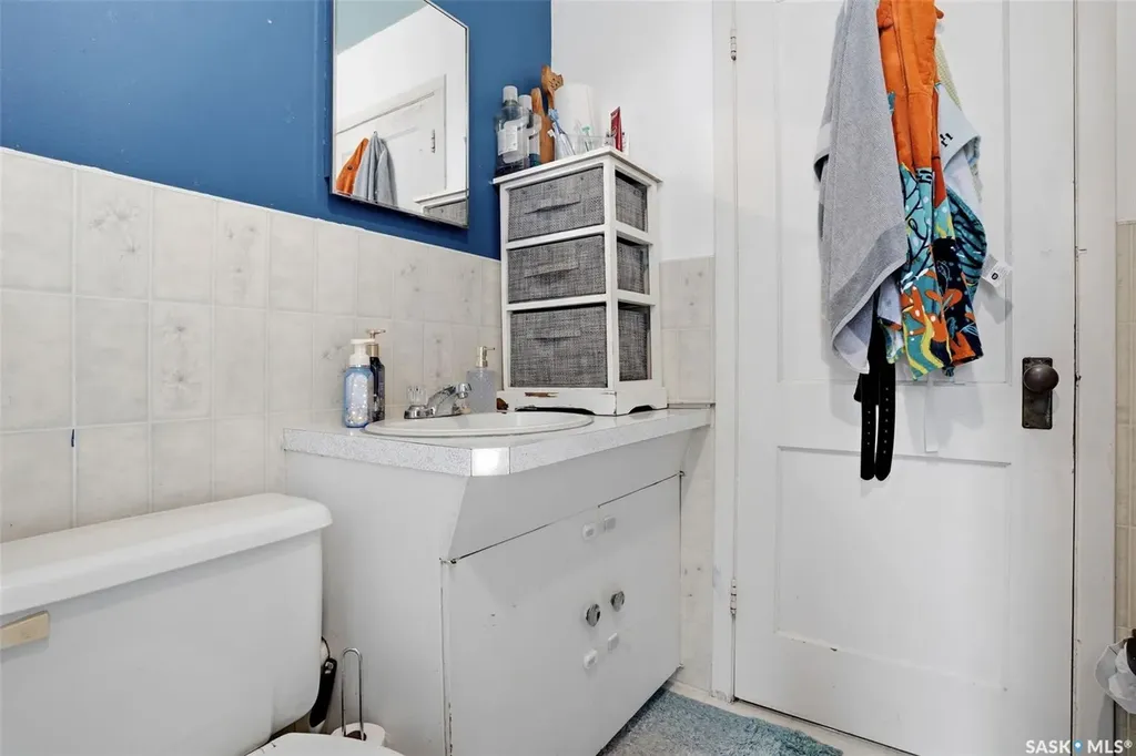 1763 Royal Street Regina SK S4T 5A8