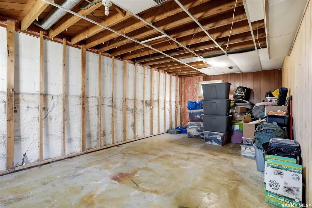 1763 Royal Street Regina SK S4T 5A8