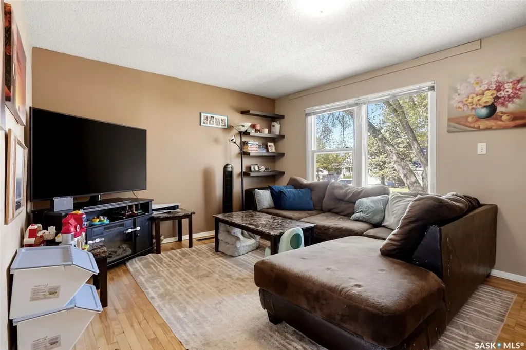 1763 Royal Street Regina SK S4T 5A8