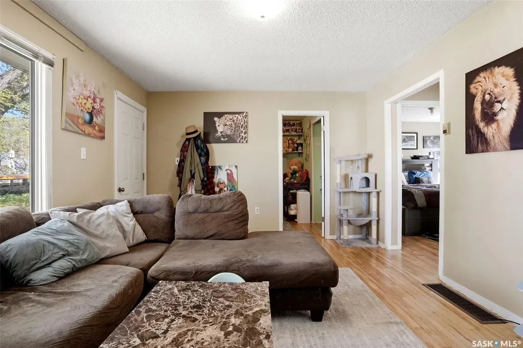 1763 Royal Street Regina SK S4T 5A8