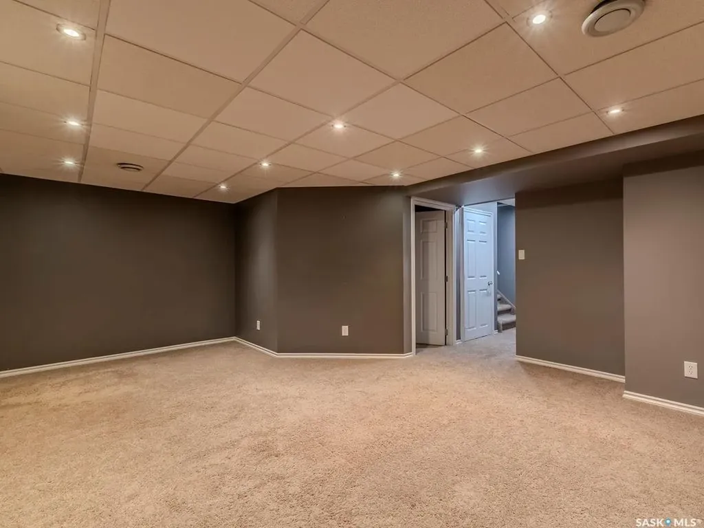 615 Lynd Crescent Saskatoon SK S7T 0G8