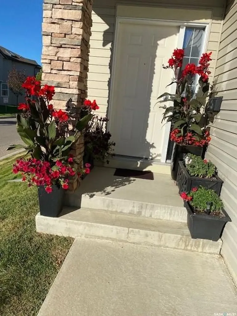 615 Lynd Crescent Saskatoon SK S7T 0G8