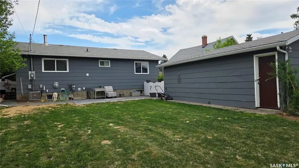 1661 103rd Street North Battleford SK S9A 1L6