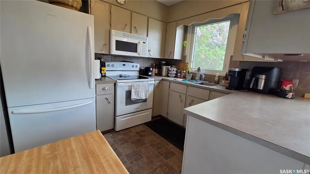 1661 103rd Street North Battleford SK S9A 1L6