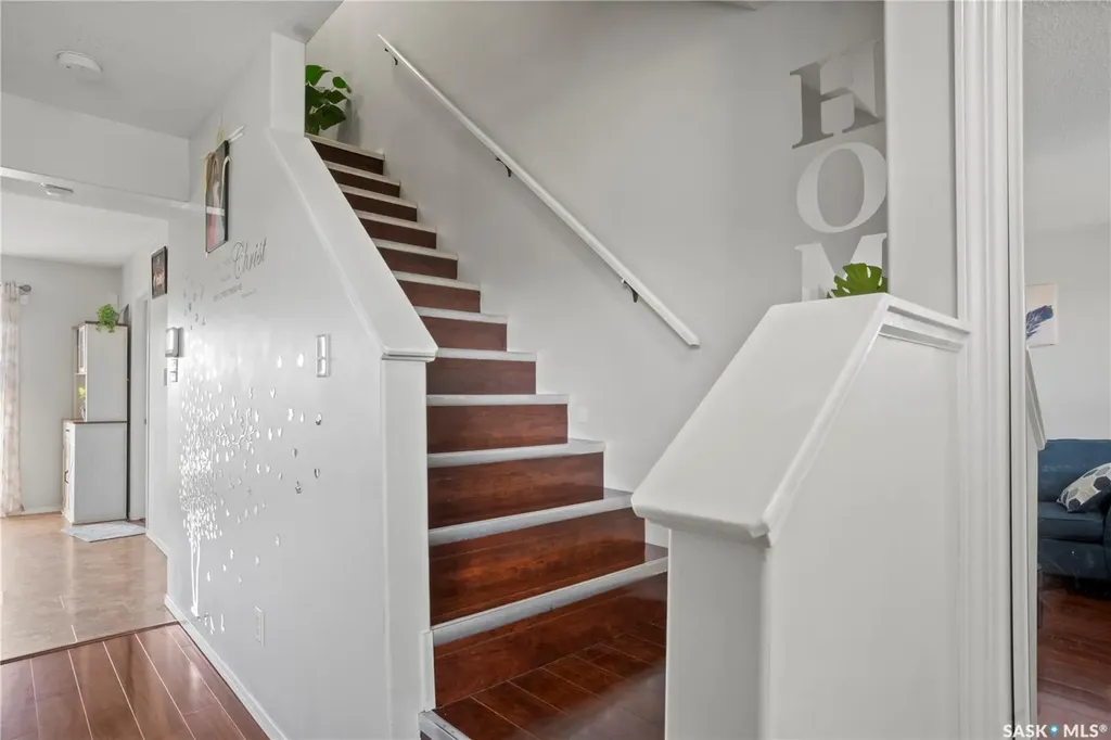 1402 10th Avenue E Regina SK S4N 7P6