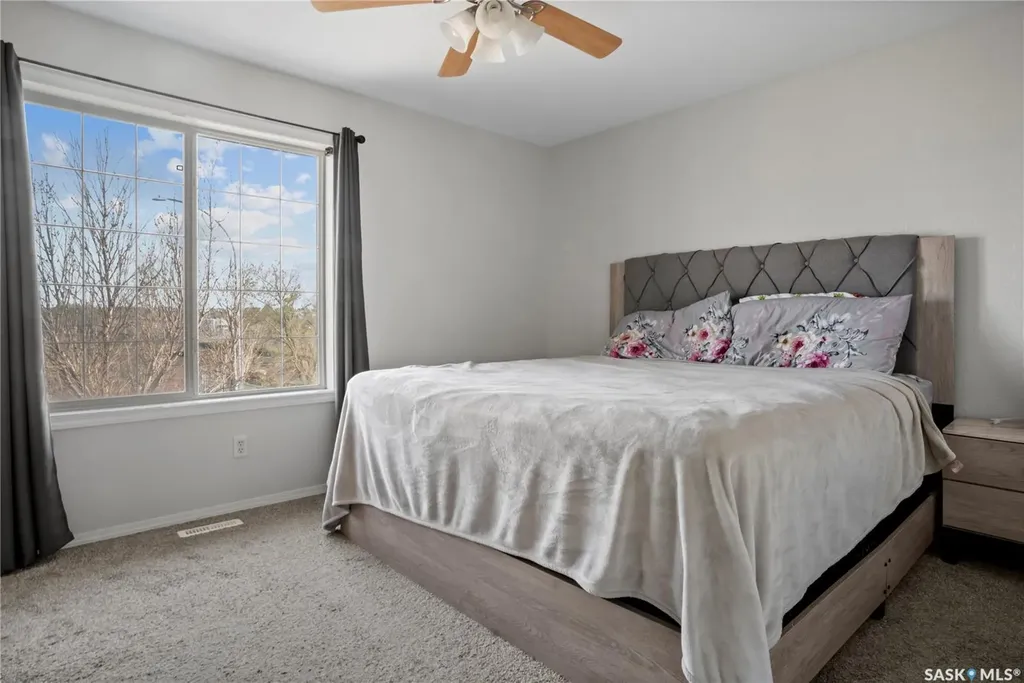 1402 10th Avenue E Regina SK S4N 7P6