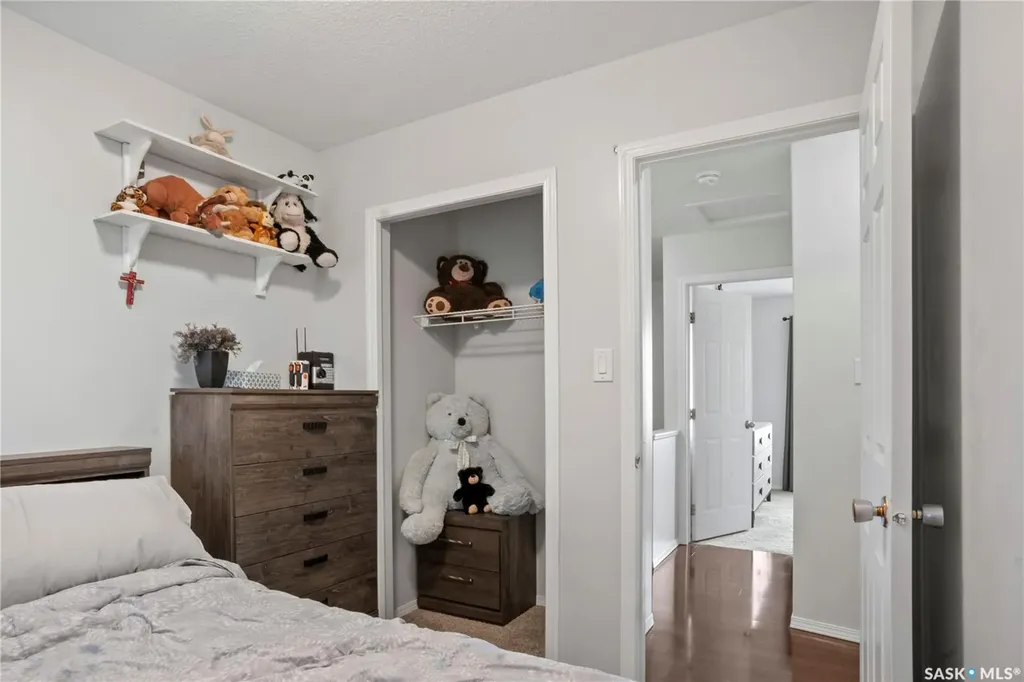 1402 10th Avenue E Regina SK S4N 7P6