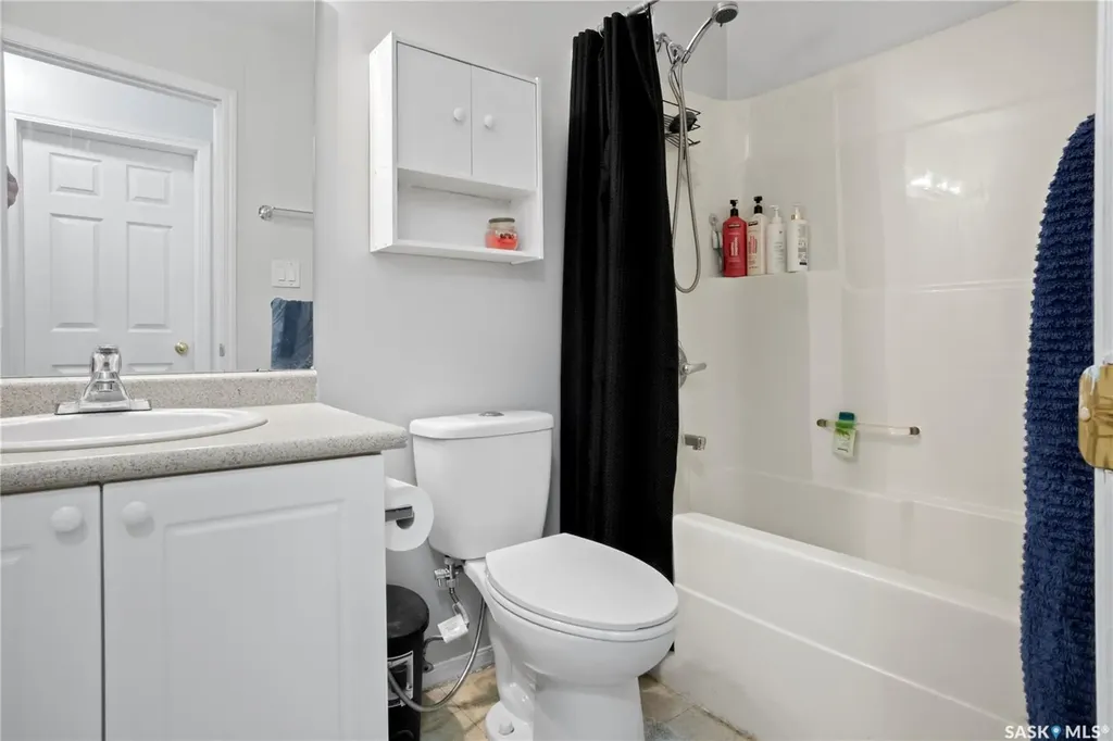 1402 10th Avenue E Regina SK S4N 7P6
