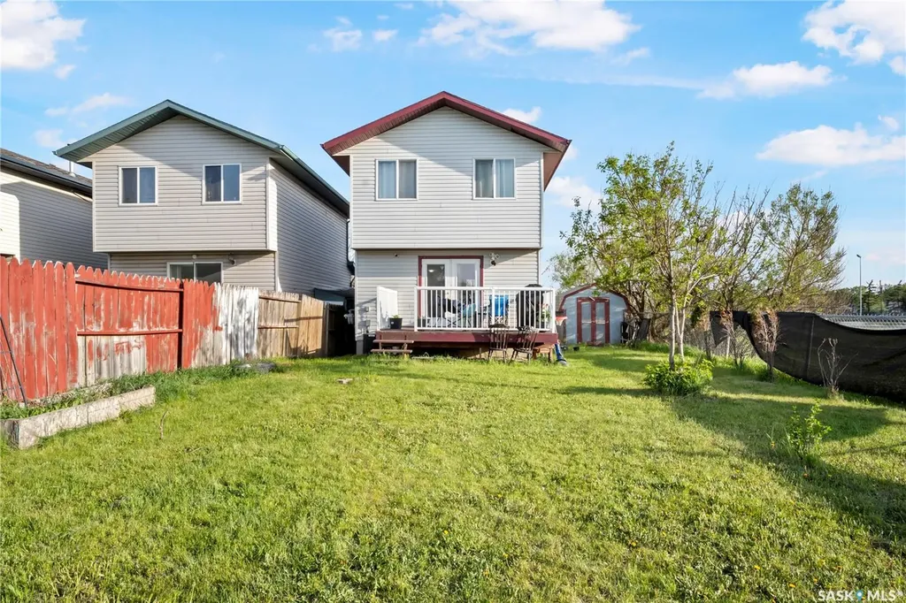 1402 10th Avenue E Regina SK S4N 7P6