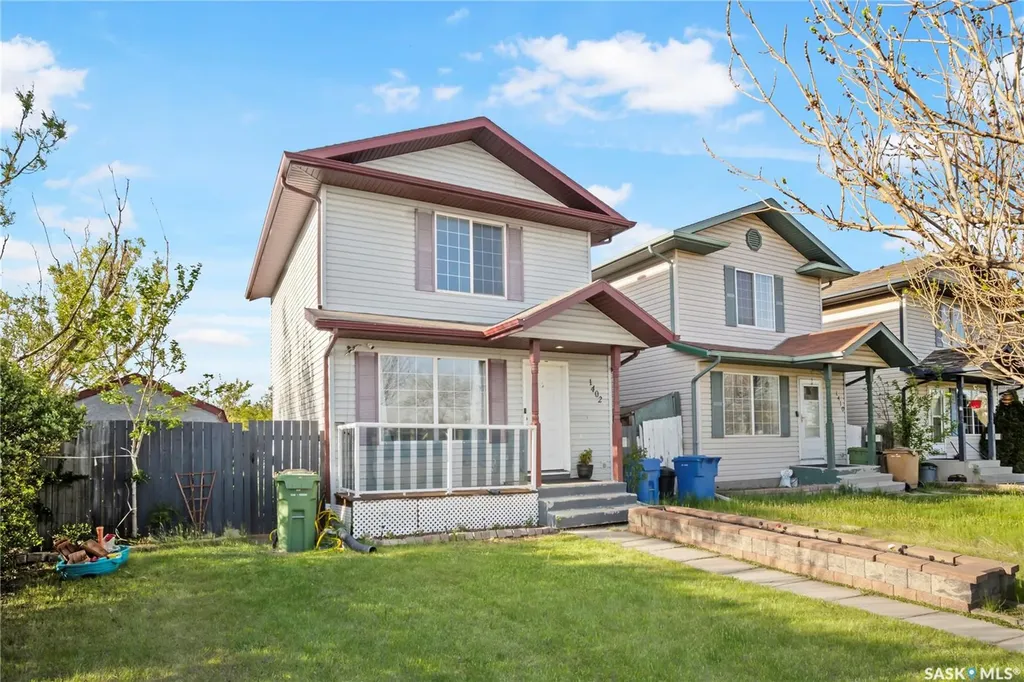 1402 10th Avenue E Regina SK S4N 7P6