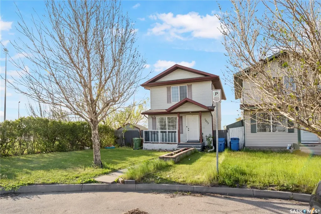 1402 10th Avenue E Regina SK S4N 7P6
