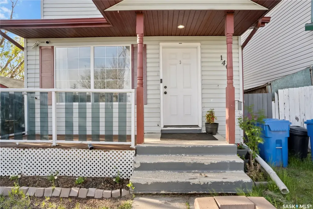 1402 10th Avenue E Regina SK S4N 7P6