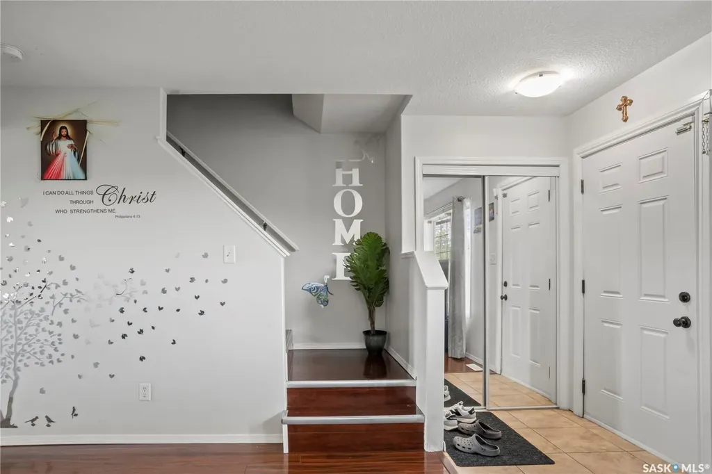 1402 10th Avenue E Regina SK S4N 7P6