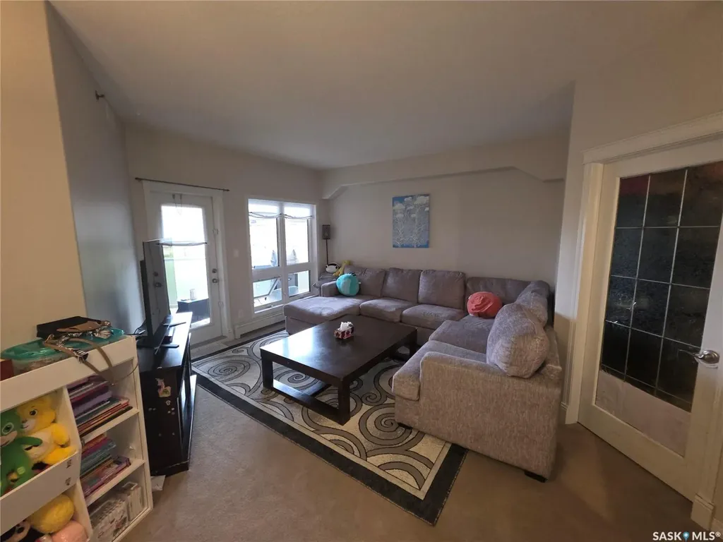 918 Heritage View Saskatoon SK S7H 1X3