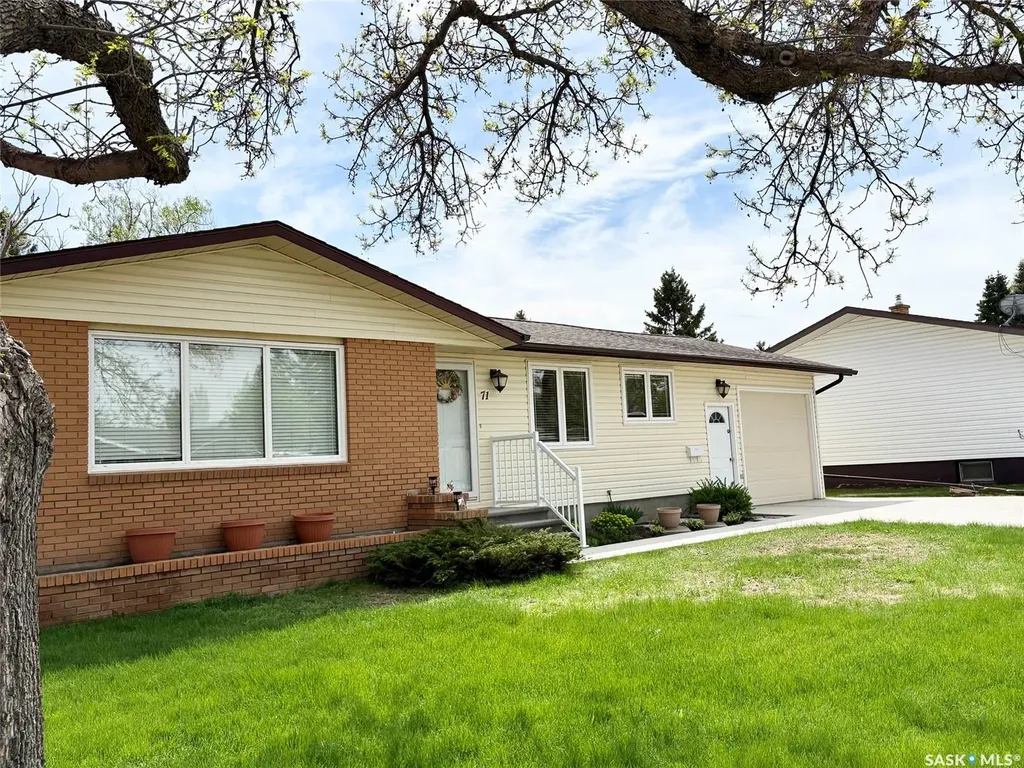 71 Dalebrooke Drive Yorkton SK S3N 2N6