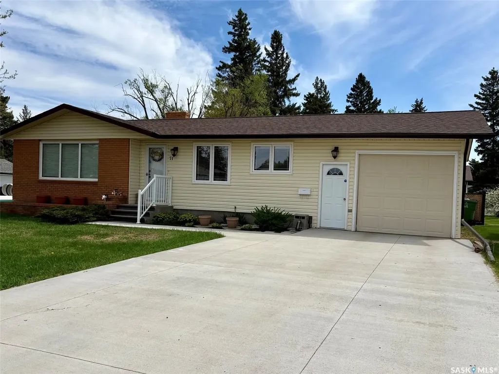 71 Dalebrooke Drive Yorkton SK S3N 2N6