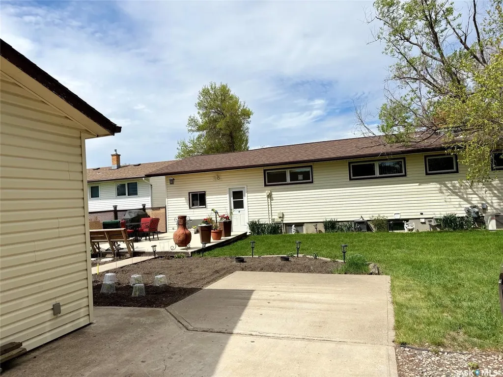 71 Dalebrooke Drive Yorkton SK S3N 2N6