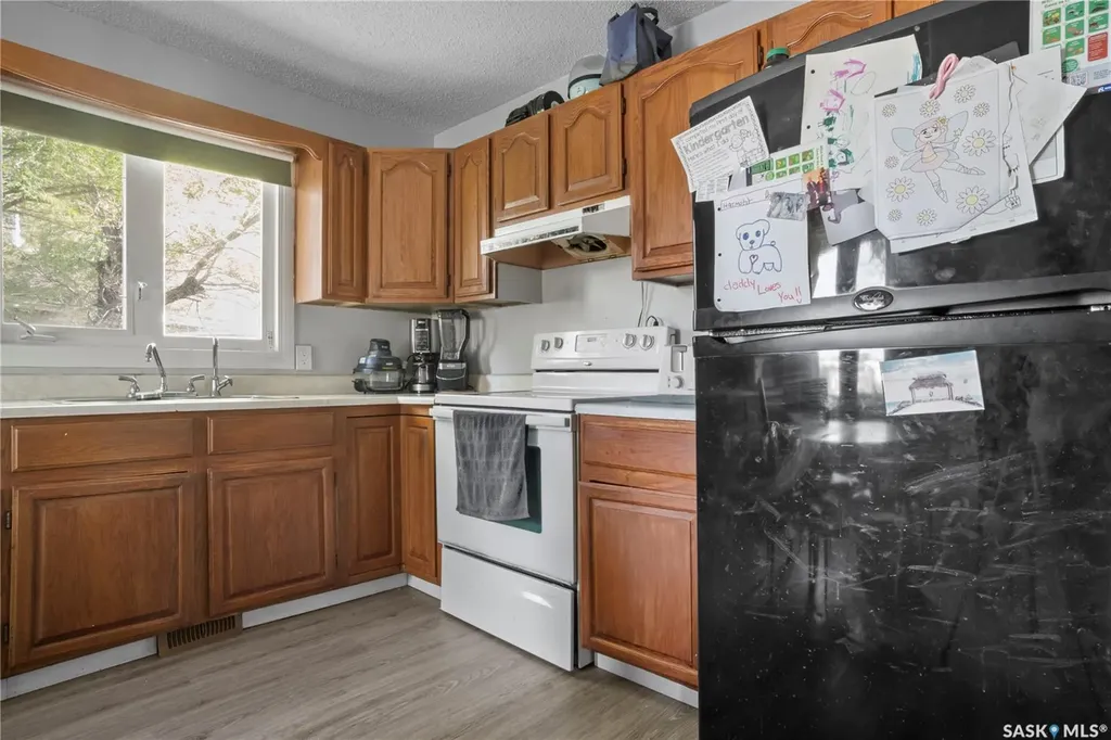 18 Hyland Crescent Regina SK S4R 7P3