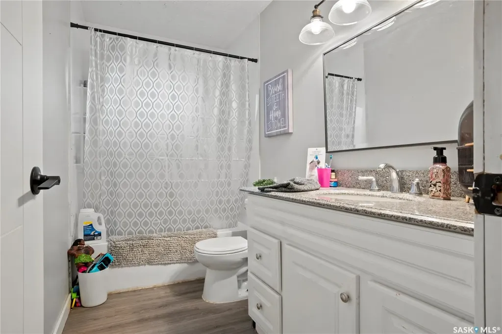 18 Hyland Crescent Regina SK S4R 7P3