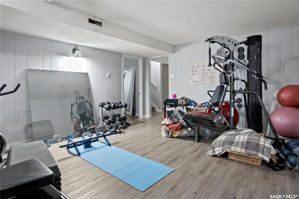 18 Hyland Crescent Regina SK S4R 7P3
