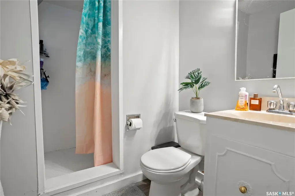 18 Hyland Crescent Regina SK S4R 7P3