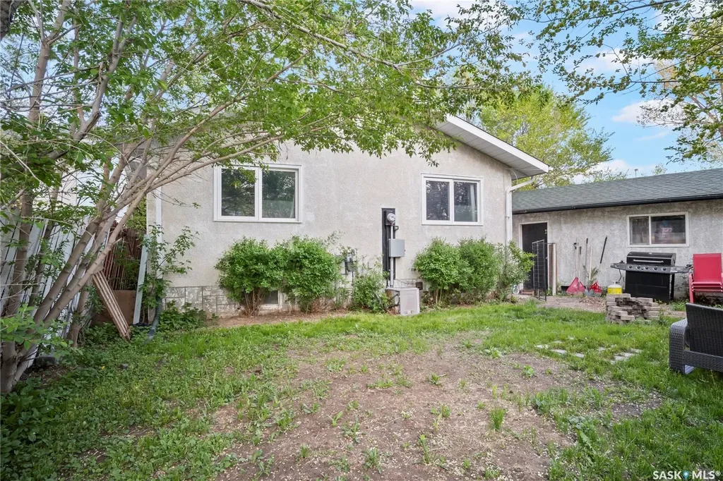 18 Hyland Crescent Regina SK S4R 7P3